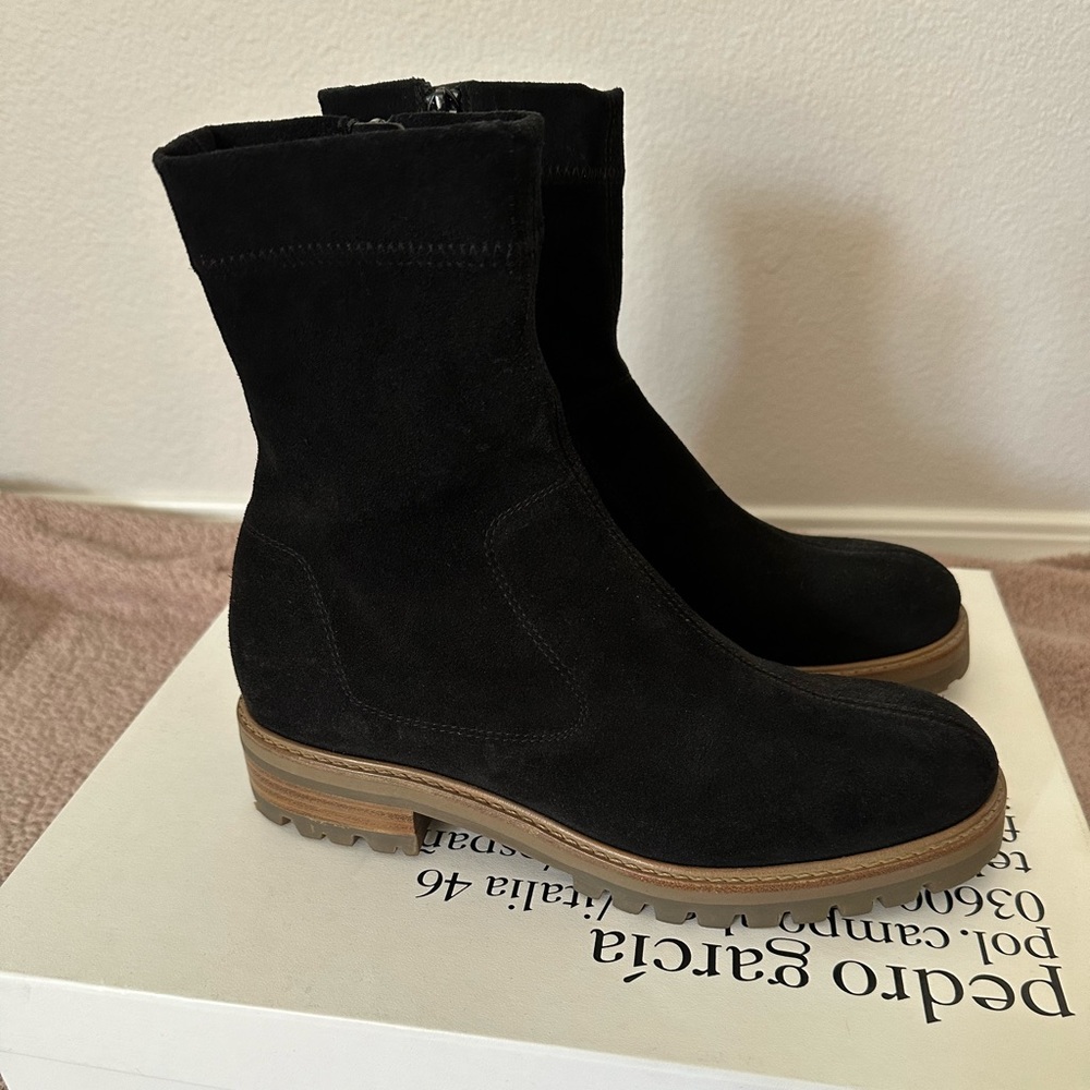 NIB Pedro García Suny Black Stretch Velour Boot 37